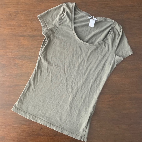 H&M basic tee - Picture 1 of 4